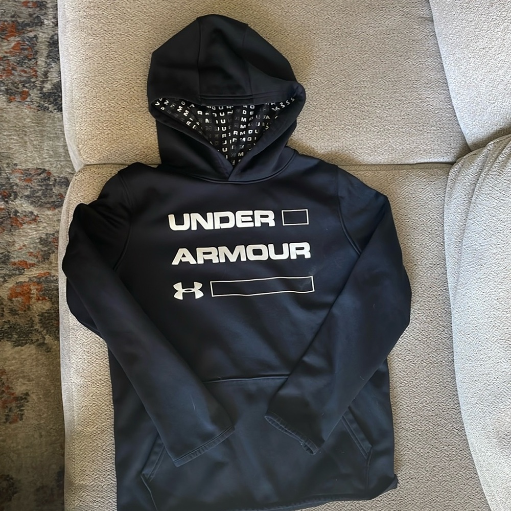 Youth Under Armor hoodie sweatshirt, unisex. In great condition.